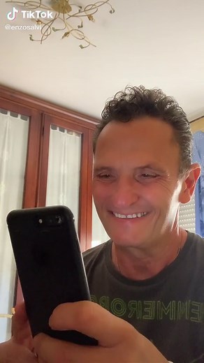 Emergency Smartphone Usage in Everyday Settings