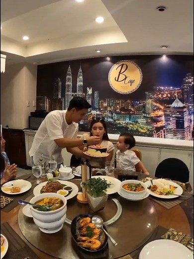 Looking for a spacious and affordable stay in Makati City? Look no further! Berjaya Makati Hotel offers comfortable rooms and delicious halal food. Book your stay with us today and enjoy the perfect blend of luxury and convenience! 🎥 @iamkinorementilla @elyssmartinez #BerjayaMakati #berjayahotelresorts #AffordableHotelRooms #UnforgettableMoments