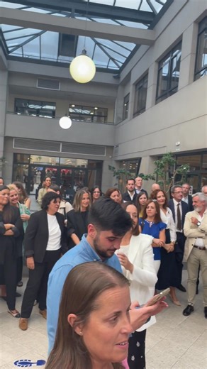 El Centro Médico Ribera Assistens ha inaugurado este viernes en A Coruña su nuevo bloque quirúrgico, una iniciativa pionera en Galicia que lo convierte en el primer centro de cirugía mayor ambulatoria de la comunidad. Está dotado con dos quirófanos de última generación y una Unidad de Reanimación Post Anestésica (URPA) con siete puestos, donde los pacientes son monitorizados tras la intervención #acoruña #acoruna #coruña #coruna #lacoruña #lacoruna #galicia #quincemil15000 #quincemil | Quincemil