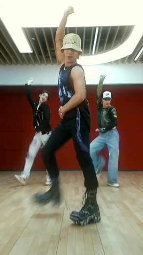 FELIX & HYUNJIN DANCING TO VIBE🔥