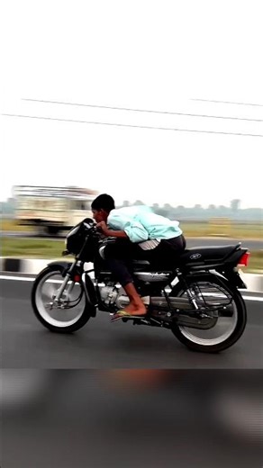 2018 MODEL VS 2022 MODEL SPLENDOR RACE🤯#automobile#viral#shorts