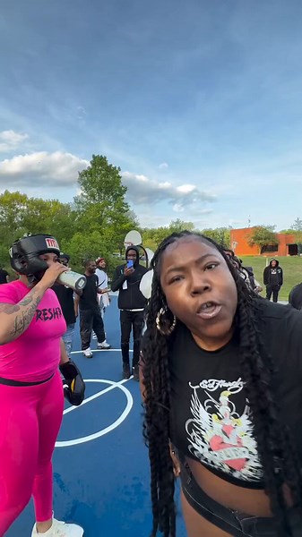 She won't throw water on nobody else after this day lol https://t.co/BZpKlmynVf