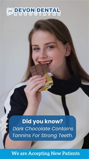 Did you know dark chocolate can be good for your teeth? 🍫 Rich in tannins, it helps prevent bacteria from sticking to enamel, reducing plaque and cavity risk. Its polyphenols and flavonoids act as antioxidants, fighting bacteria that cause bad breath and gum issues. Theobromine in dark chocolate may even help strengthen your tooth enamel. Enjoying dark chocolate in moderation can be a delicious way to support oral health. Pair it with regular brushing and flossing for a truly healthy smile! ✨ T