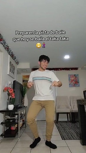 172K views · 6.4K reactions | Al escuchar estas canciones movidas es inevitable bailar. El Taka Taka (Karkik's) #fyp #fypシ゚ #foryou #foryour #foryoupage #foryourpage #parati #viralvideo #latino #usa #baile #dance #dancer | Victor Lovo Oficial | Facebook