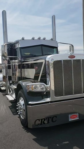 Cool Peterbilt 😎 #truck #trucking #truckdriver #trucks #trucker #peterbilt #dieseltrucks #truckerlife #truckers | iTrucker