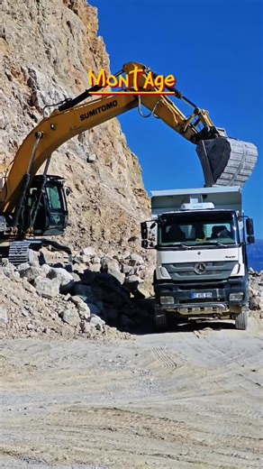 Excavator Operator Skills in Heavy Machinery