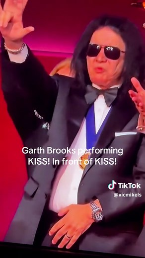 Garth Brooks Performs KISS Classic at Kennedy Center