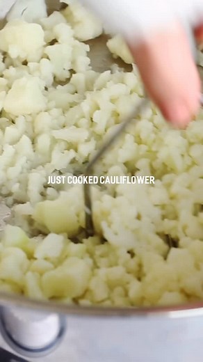 Twice-Baked Cauliflower > View recipe linked in the comments (Facebook) or my link in bio (Instagram). Perfect for game day, or anytime you want to add a low-carb and Keto side dish that is a serious WOW! Also gluten-free. . #twicebakedrecipes #twicebakedcauliflower #loadedtwicebakedcauliflower #twicebakedpotatoes #lowcarbtwicebaked #ketotwicebaked #cauliflowerrecipes #gamedaysidedish #gamedaysides #favoritesides #sidedish #lowcarbsides #ketosides #glutenfreesides | Kalyn's Kitchen