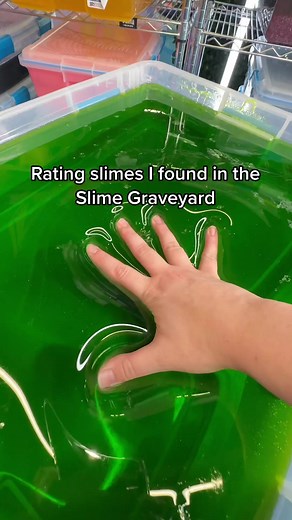 If anyone saw me break the Jello, no you didnt 🤐 Wanna buy slimes? Shop Peachybbies.com 🍑