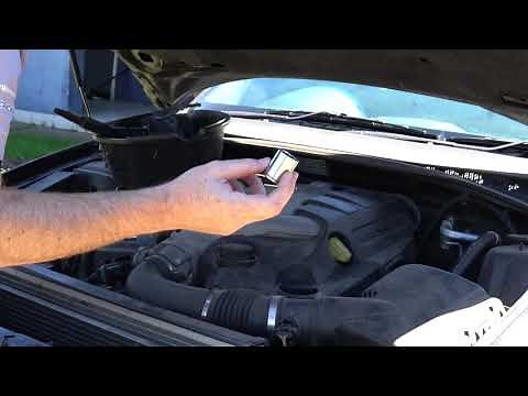 Holden VZ V6 Crewman/Commodore/Ute - Oil Change and filter replacement