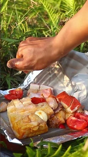 Charcoal-grilled pork wrapped in aluminum foil | Survival Wildland