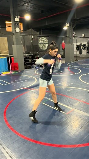 Coach Mike corrects mistakes of his student practices power hooks #shorts