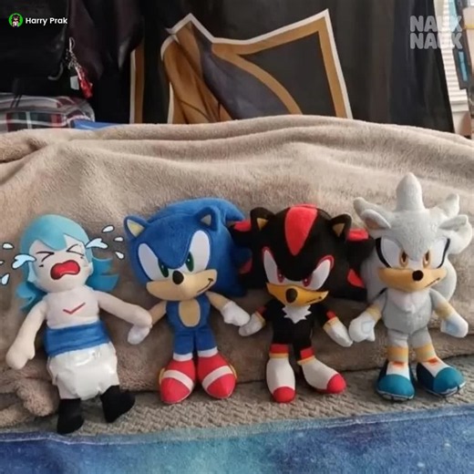 Sonic, Shadow, Silver & Sky Pee Cry to Restroom | Diaper Pee