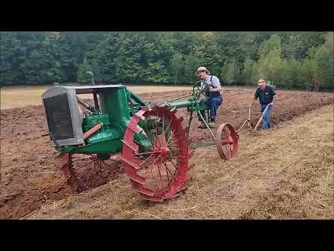 Northern Aged Iron threshing show 2022 Highbridge, WI. Allis Chalmers 6-12 & 20-35 working -Part 1