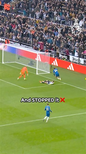 An incredible piece of Reece James defending to keep the score at 2-2 🚫 Chelsea Football Club | Premier League