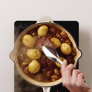 Meet the 10 minute dinner you'll be making on repeat. Easy French onion beef & potatoes: https://www.taste.com.au/recipes/french-onion-beef-potatoes/lzc1851m | Taste.com.au