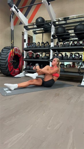 Simple but Effective ABS 🔥😮‍💨 - Weighted alternating leg sprinter crunch (60 seconds) - Bodyweight