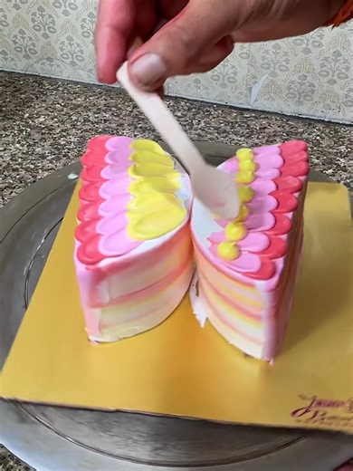 7K views · 61 reactions | How To Make Butterfly Cake #cakes #butterflycake #viral #cake #newcakedesign #viralreelsfacebook | Cakecreation1911 | Facebook
