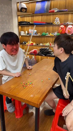 Exploding candy madness 💥 part 2 I can’t stop laughing! | GuanBue 管不饿