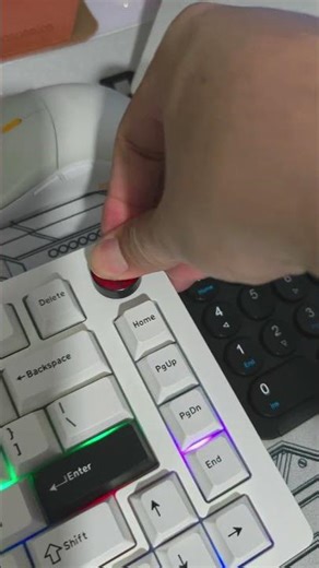 Monsgeek M1 V5 Knob replaced with MU02 Knob. #monsgeek #monsgeekm1v5 #monsgeekm1v5knob #keyboard