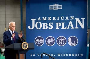 Biden Promotes Proterra on Wisconsin Infrastructure Trip
