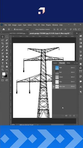 Photoshop - Remove image background using Channels