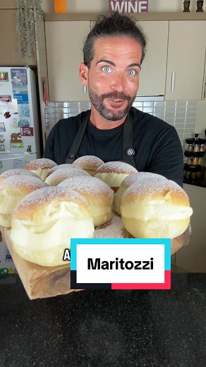Maritozzi: Deliziosi Buns Romani con Crema