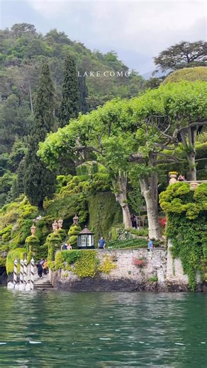 Lake Como changes with the seasons, but it never loses its charm. Soft light in winter, quiet mornings in spring, long days in summer, warm colors in autumn. Different moods, same timeless beauty. #lakecomo #lagodicomo #italy #italianlakes #allseasons slowtravel timelessplaces travelitaly europeanlakes landscapephotography dolcevita | Marco & Flo