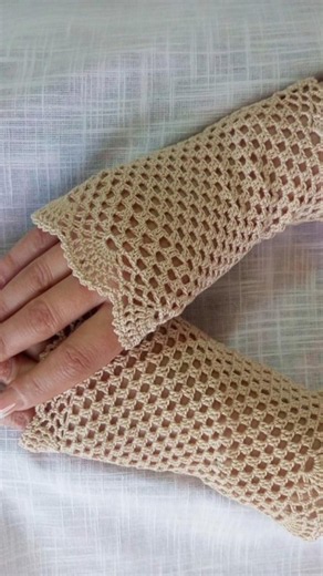 Easy Crochet Fingerless Gloves #fingerlessgloves#mittens#crochetpattern#handmade#edm#corchet#shorts