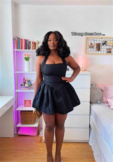 Inverted triangle girls, this is how we balance our shape. Dress with your body, not against it.