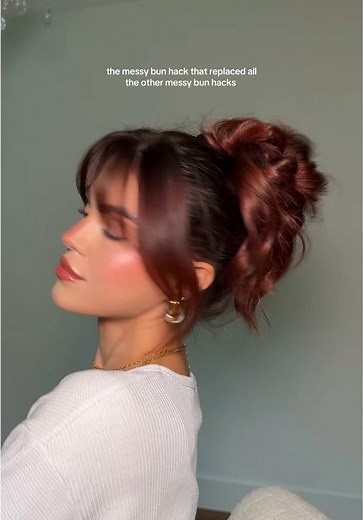 Mastering the Curly Messy Bun Technique