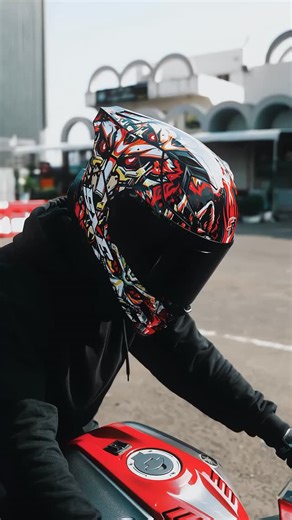 Steelbird Hi-Tech India Limited on Instagram: "Designed to protect, relied on for every ride. SBH-61 SXE🏍️ #SteelbirdHelmets #RideSafe #BikersOfInstagram #SXE #SafetyFirst"