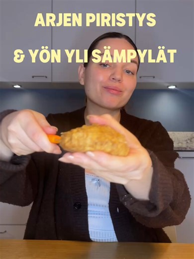 Parasta arjen luksusta: vastapaistetun leivän tuoksu 🥯 Nää sämpylät valmistuu hetkessä: taikina vaan jääkaappiin ja paistat sitten, kun on sopiva hetki. #smarket #elämäonruokaa #resepti