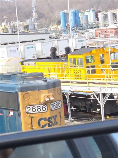 2 RSSX engines and CSX GP38-2 YN3B 2686