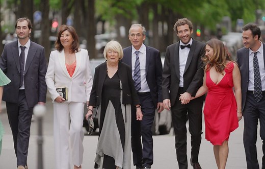 « L’Agence » : La famille Kretz ne connaît pas la crise face aux « problèmes de riches » sur TMC