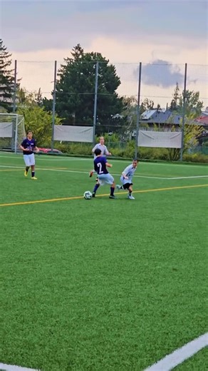 Dustin Cooper on Instagram: "PLAY AHEAD 🧠⚡️ Great attackers don’t react — they anticipate. Before the ball even arrives, this player already knows: • Where the defender is • Which way to turn • How to protect the ball That’s why the turn looks effortless. ⚽️ Key Detail: Scanning before receiving = more time, more control, more options. The defender is running in blind… the attacker isn’t. Train your awareness and your first touch will do the damage for you. 🎥: @juliancristiano_07 💬 Comment th