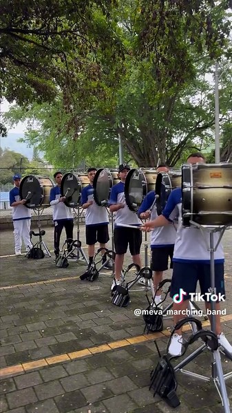 ¡Calentamiento en la BAPPE para drumline MEVA 2025!