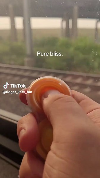 This train ride is fun. Amtrak gets my approval. #fentysuperbrandday #fyp #fidgettrading #cute #katyperry #simpledimple