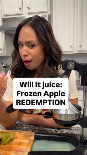 ThatKitchenGirlie on Instagram: "Apple Redemption! So apparently my first frozen apple juicing video was a fail bc I didn’t let it thaw out long enough 😂😂 But this time was a game changer!🍏🍏🍏 #juicingapples #freshjuice #apple #applejuice #manualjuicer #freshapplejuice"