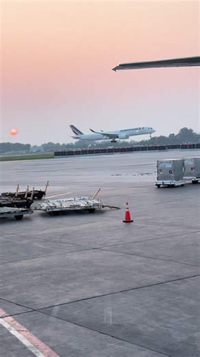 Air France A350 Landing at YUL Airport