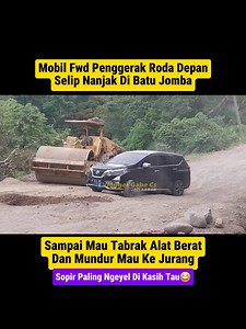 Sopir Paling Bandal/Ngeyel Di Kasih Tau Mobil Fwd Penggerak Roda Depan Selip Gagal Nanjak Dan Mundur Hampir Tabrak Alat Berat Vibro Roller dan Mau Masuk Jurang Di Tanjakan Batu Jomba Sipirok. The most stubborn drivers are told Front-wheel drive FWD car skids, fails to climb and reverses, almost hits heavy equipment with vibro roller and wants to enter a ravine on the incline at Batu Jomba Sipirok | Gabe Cs