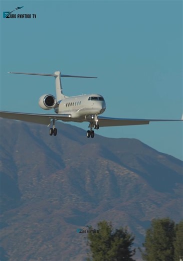 🗣RATE THE LANDING ✈Silver Air Gulfstream G550 N949FF landing at Van Nuys airport #planespotting #euroaviationtv #bizjet #planespotter #gulfstream #privatejet #aviation #aviationdaily #aviationlovers | Euro Aviation TV