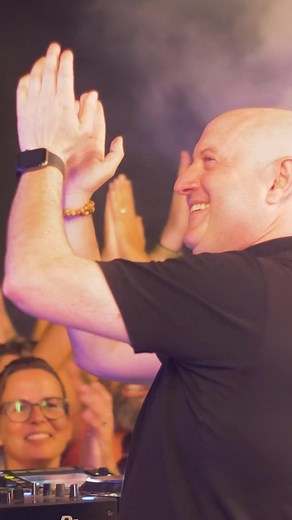 251K views · 8.1K reactions | (PT) Obrigado por uma tão bela e inesquecível união de corações  (ENG) Thank you for such a beautiful and unforgettable union of hearts  ROOFTOP EVA - 20AGO23. #techno #music #dj #sunset #rooftopeva #faro #algarve #padreguilherme #melodictechno #newvideo #happiness #happy #reels #reelsinstagram | Padre Guilherme | Facebook