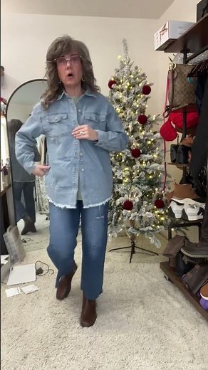 Oversized Denim Jacket Review | How It Fits & Easy Outfit Ideas