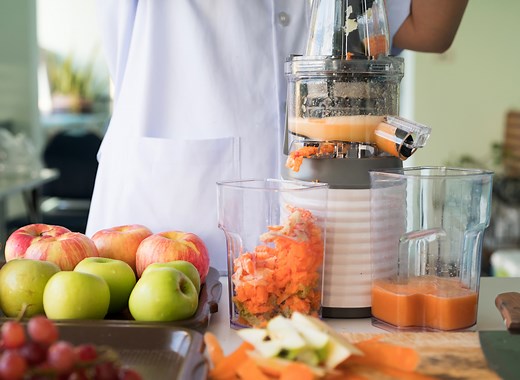 Is Juicing Healthy? We Asked Dietitians for the Truth