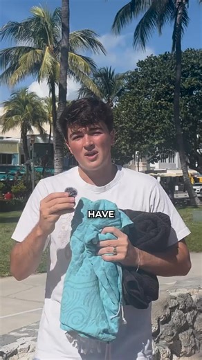 Meet our #1 selling gift this holiday season! 🎁 The 2-in-1 towel bag. Versatile, stylish and on sale now! | Sand Cloud