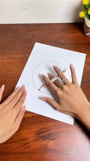 115K views · 267 reactions | This trick makes perfect circles ridiculously easy  This original video was produced by Network Media and Hannah Gold. | Creative Crafting | Facebook