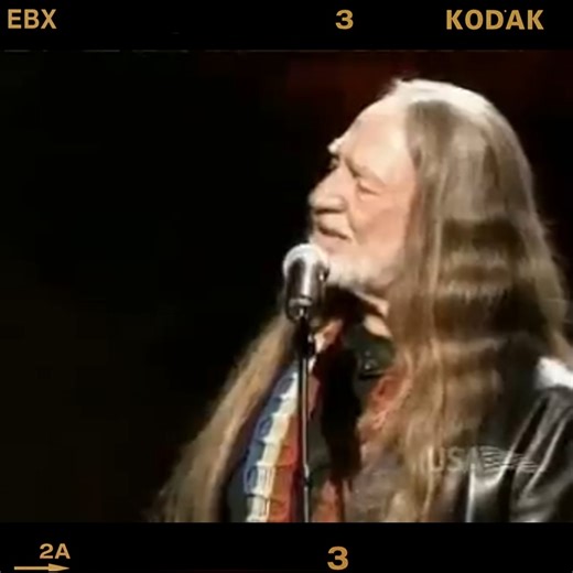 Simon and Nelson sing Homeward Bound Together - 2003 | Old But Gold