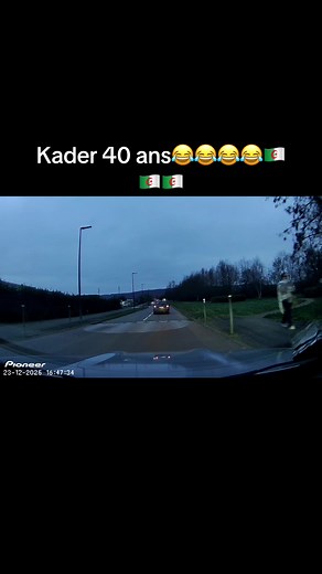 Kader à 40 ans : Un regard humoristique sur la vie
