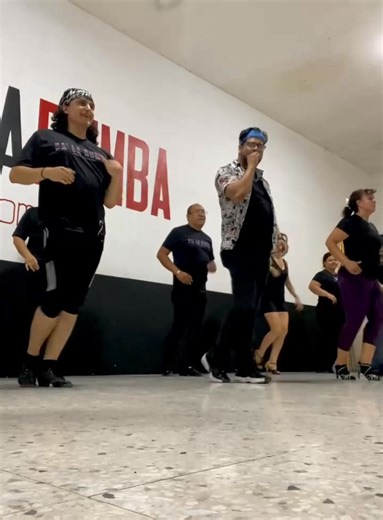 Curso de salsa on2 interm/avanzado Domingos 3 a 5 pm 3 pm shines 4 pm partnerwork Costo 250 pesos por dos horas de clase Ven y entrena con nosotros! Estamos en plaza 206 segundo piso local 18 Av colon esquina con Galeana centro de MTY Tenemos estacionamiento! @destacar | Vladimir Pineda II